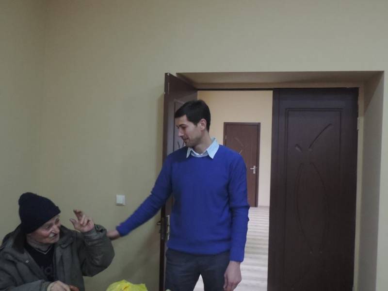 ცაგერის მუნიციპალიტეტის მერიამ უმწეოთა სასადილოების ბენეფიციარებს საჩუქრები გადასცა